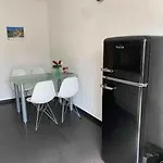 Preiswertes Stilvolles Im Privaten Haus Mit Grossem Schoenem Modernem Gemeinschaft Badenzimmer Daire *