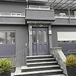 Daire Preiswertes Stilvolles Im Privaten Haus Mit Grossem Schoenem Modernem Gemeinschaft Badenzimmer