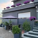 Daire Preiswertes Stilvolles Im Privaten Haus Mit Grossem Schoenem Modernem Gemeinschaft Badenzimmer *