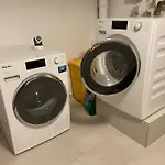 Preiswertes Stilvolles Im Privaten Haus Mit Grossem Schoenem Modernem Gemeinschaft Badenzimmer *