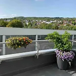 Preiswertes Stilvolles Im Privaten Haus Mit Grossem Schoenem Modernem Gemeinschaft Badenzimmer
