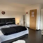 Preiswertes Stilvolles Im Privaten Haus Mit Grossem Schoenem Modernem Gemeinschaft Badenzimmer Daire Lörrach