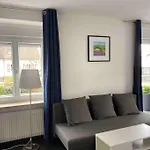 Preiswertes Stilvolles Im Privaten Haus Mit Grossem Schoenem Modernem Gemeinschaft Badenzimmer *
