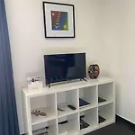 Preiswertes Stilvolles Im Privaten Haus Mit Grossem Schoenem Modernem Gemeinschaft Badenzimmer Daire *