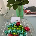 Preiswertes Stilvolles Im Privaten Haus Mit Grossem Schoenem Modernem Gemeinschaft Badenzimmer