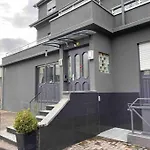 Preiswertes Stilvolles Im Privaten Haus Mit Grossem Schoenem Modernem Gemeinschaft Badenzimmer Daire