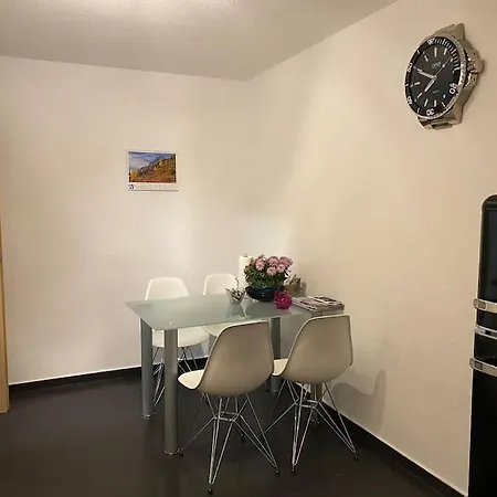 Preiswertes Stilvolles Im Privaten Haus Mit Grossem Schoenem Modernem Gemeinschaft Badenzimmer Apartment *