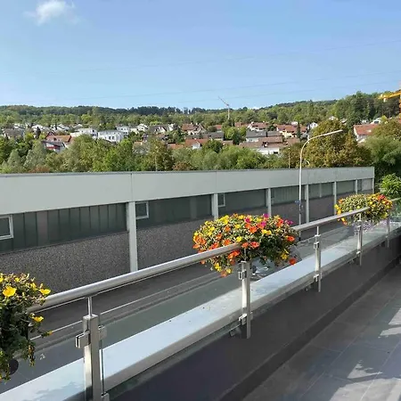 Preiswertes Stilvolles Im Privaten Haus Mit Grossem Schoenem Modernem Gemeinschaft Badenzimmer Daire