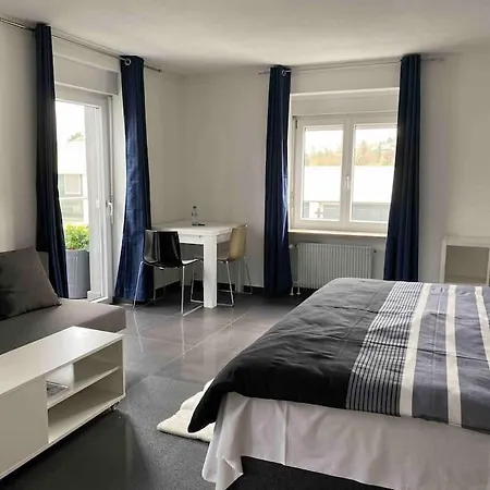 Preiswertes Stilvolles Im Privaten Haus Mit Grossem Schoenem Modernem Gemeinschaft Badenzimmer *