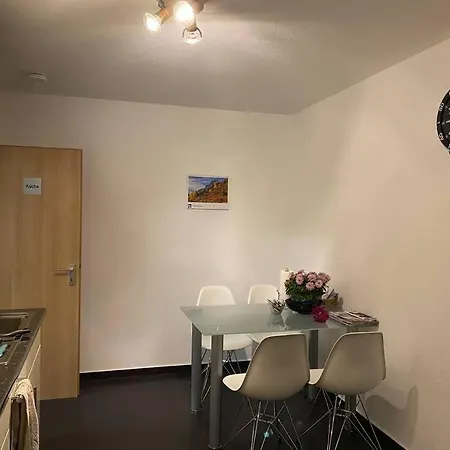 Daire Preiswertes Stilvolles Im Privaten Haus Mit Grossem Schoenem Modernem Gemeinschaft Badenzimmer *