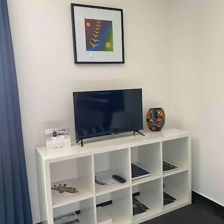 Preiswertes Stilvolles Im Privaten Haus Mit Grossem Schoenem Modernem Gemeinschaft Badenzimmer Daire *