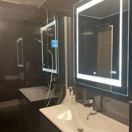 Apartment Preiswertes Stilvolles Im Privaten Haus Mit Grossem Schoenem Modernem Gemeinschaft Badenzimmer