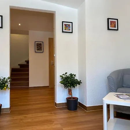 Preiswertes Stilvolles Im Privaten Haus Mit Grossem Schoenem Modernem Gemeinschaft Badenzimmer Lörrach