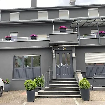 Preiswertes Stilvolles Im Privaten Haus Mit Grossem Schoenem Modernem Gemeinschaft Badenzimmer Lorrach